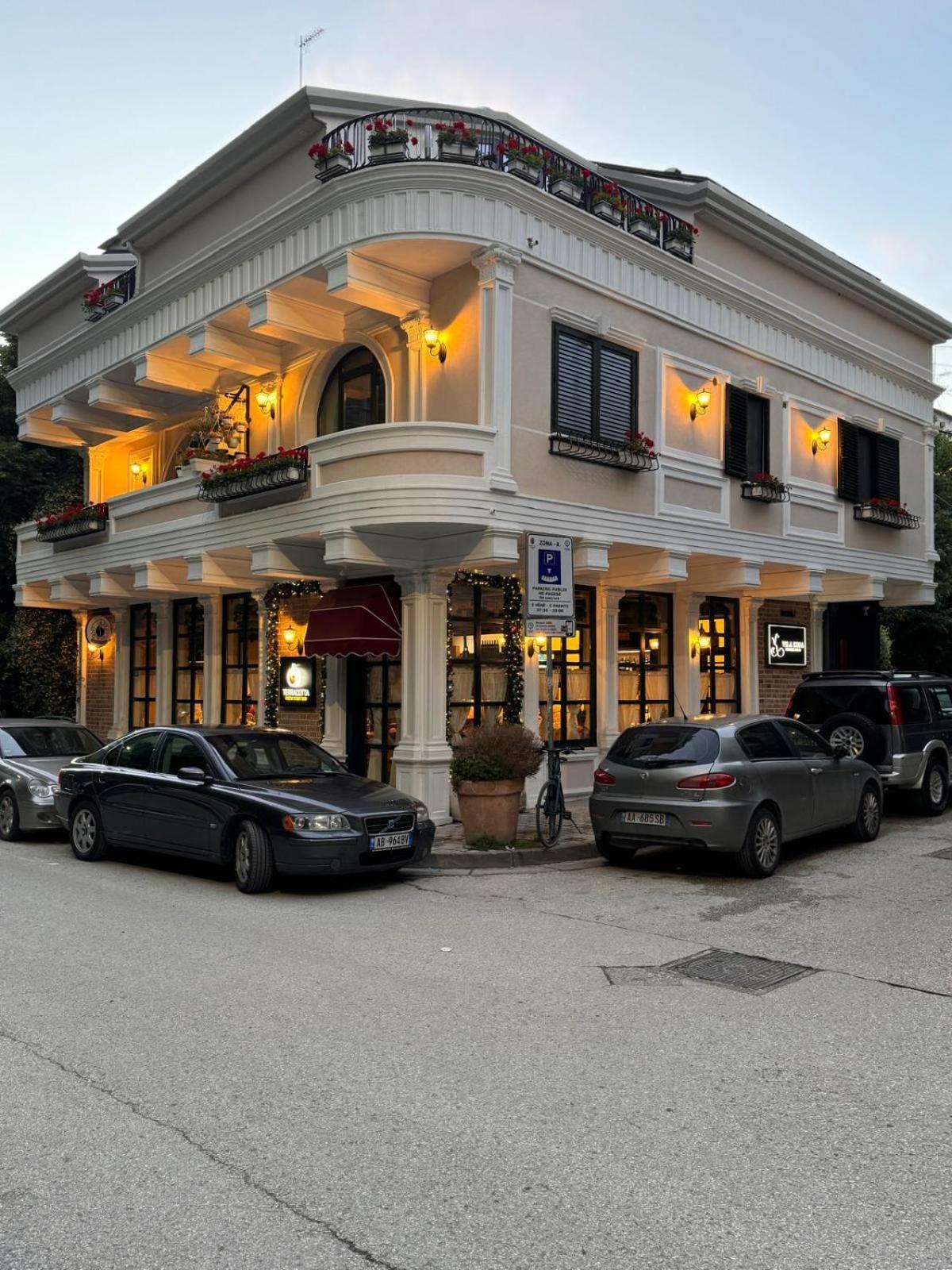 Koja Boutique * Tirana